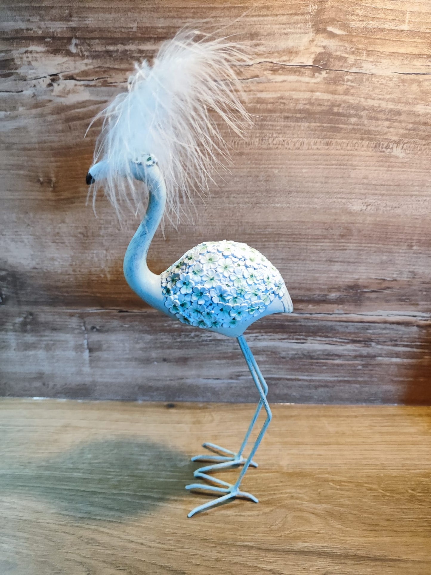 Flamingo im Blumenkleid/ Kopffedern/Petrol/Metall/Polyresin/ 33cm