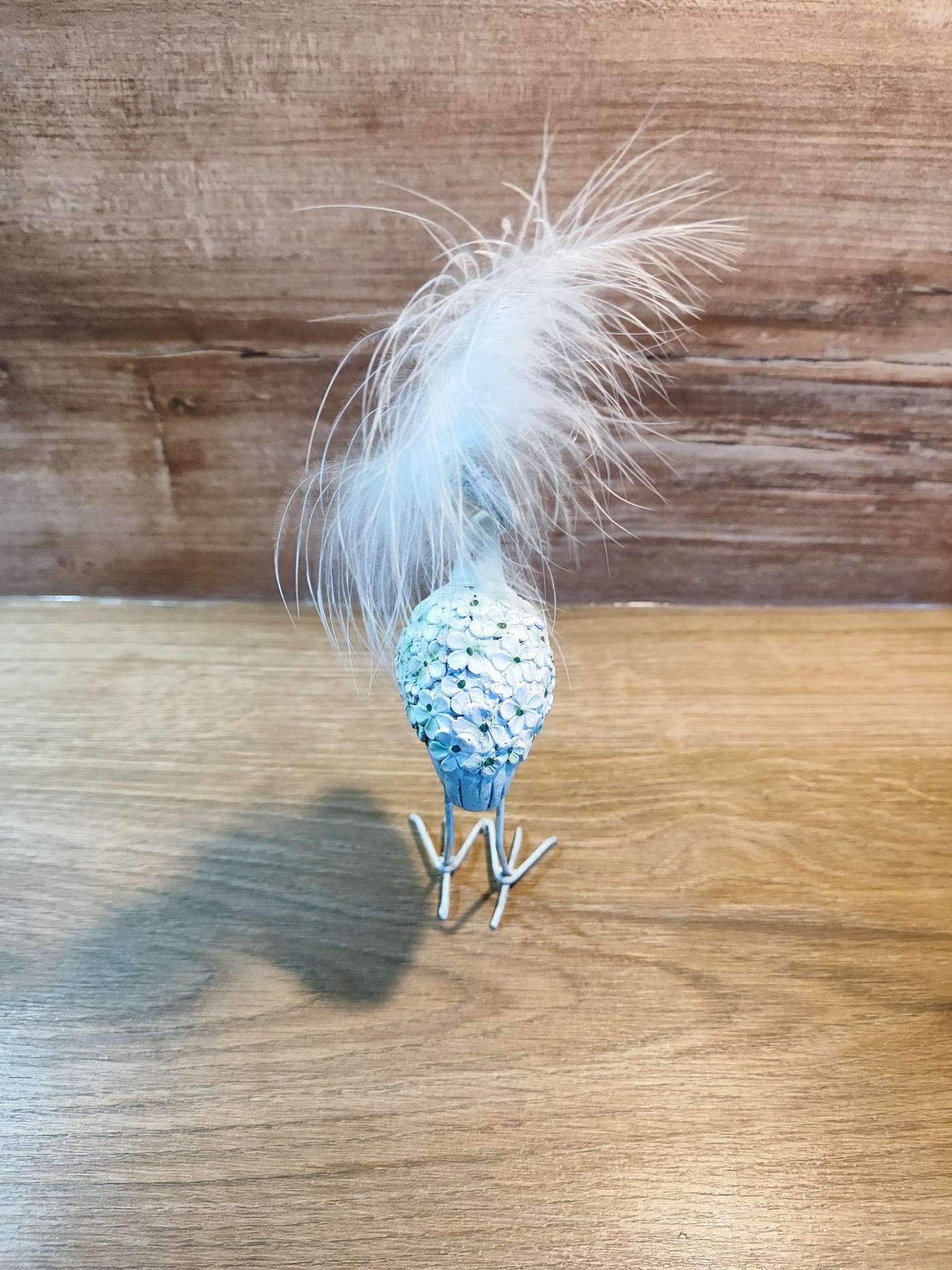 Kleiner Flamingo/im Blumenkleid/Kopffedern/Petrol/Metall/Polyresin 16cm