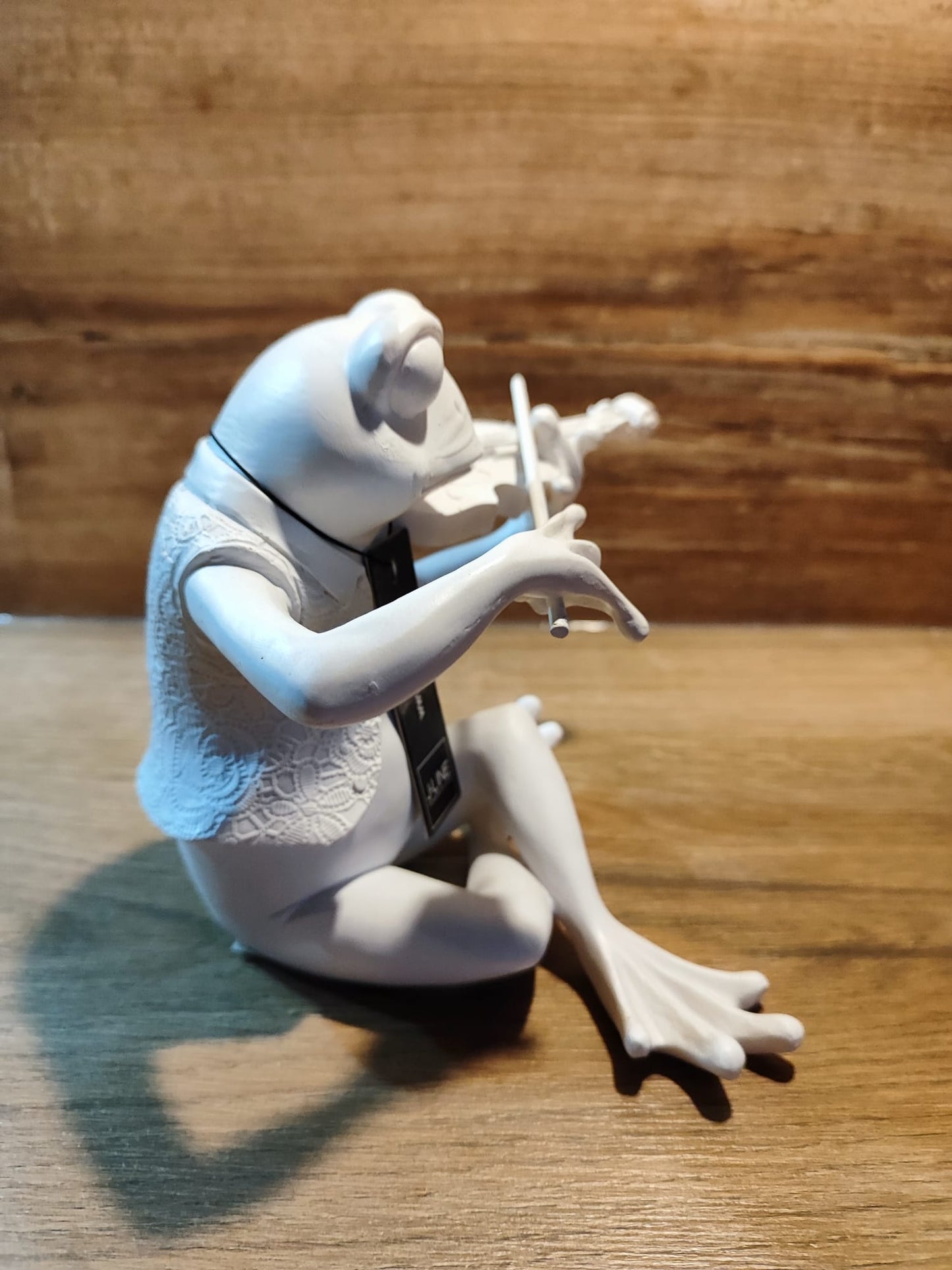 Frosch/Musik/Geige/ massiv/ sehr beliebt/Poly/ weiß, tolle Dekoration 15cm