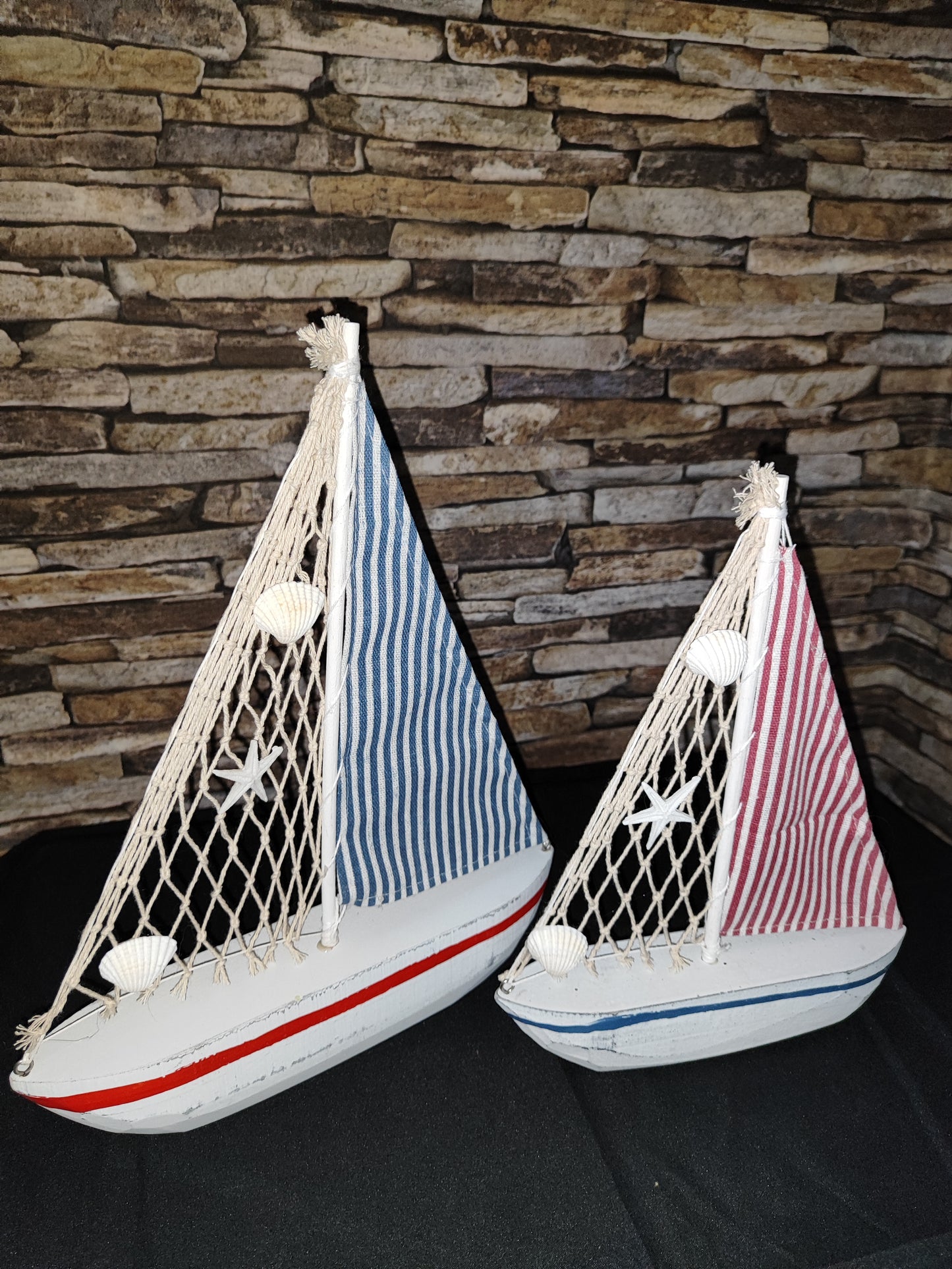 Maritim Deko-Schiffe 2er Set. Rot 26cm/Blau 31 cm