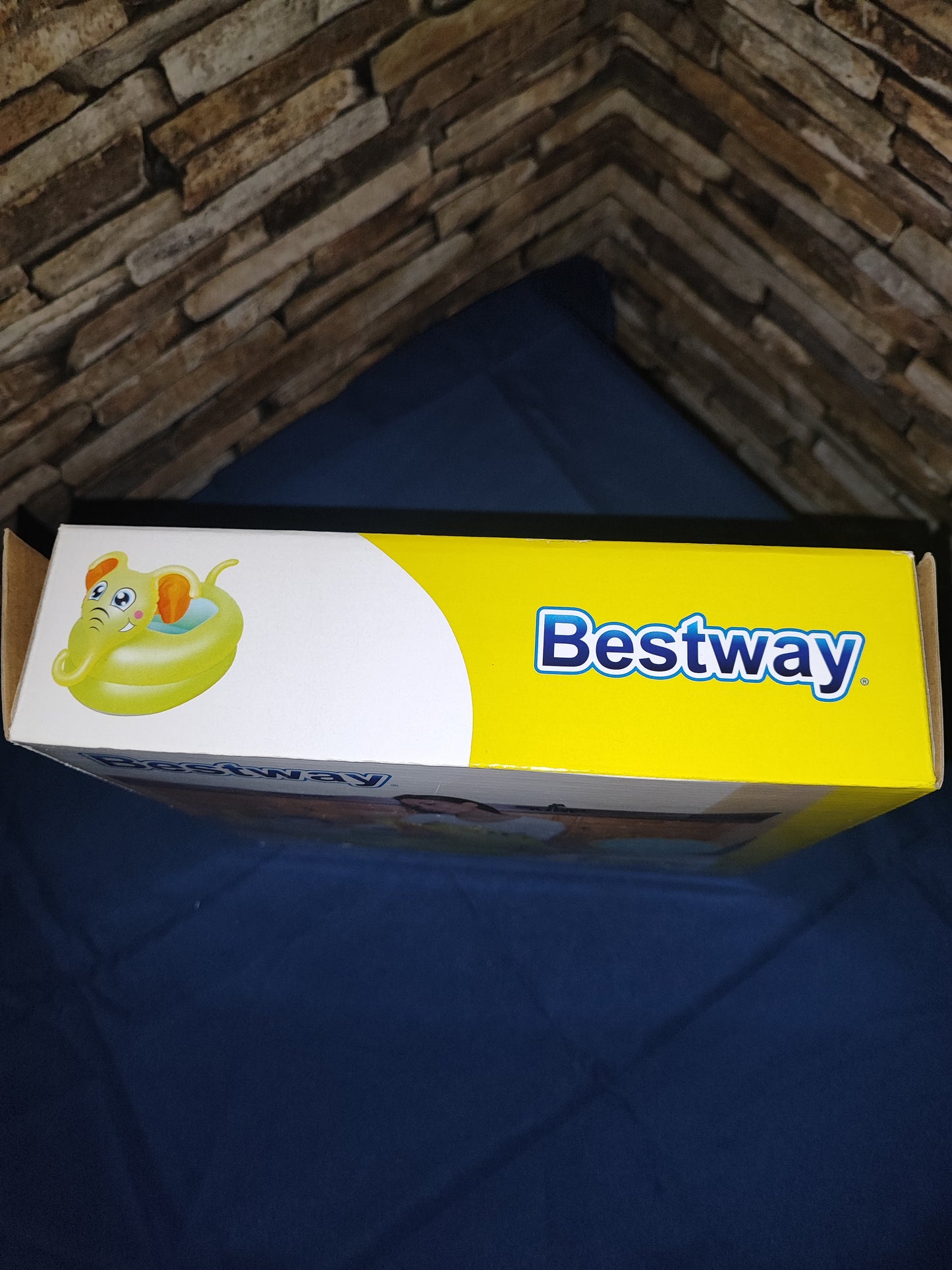 Bestway/ Babybad/ Elefant /Gelb ca. 1,02m x 61 cm x 61 cm/ 40" x 24" x 24"