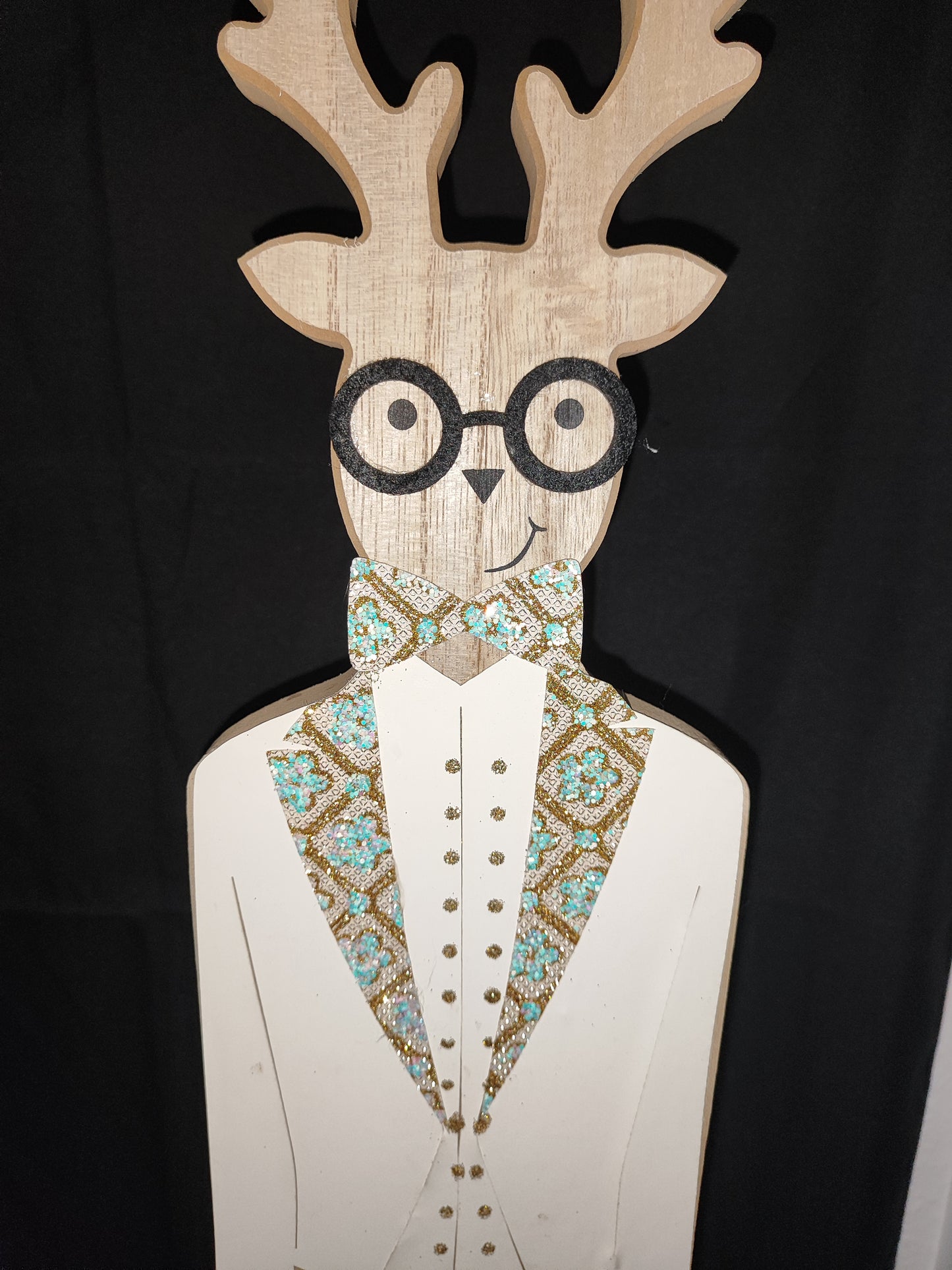 Holz Hirsch Männlich stehend. ca. 19 x 80 cm, Modern