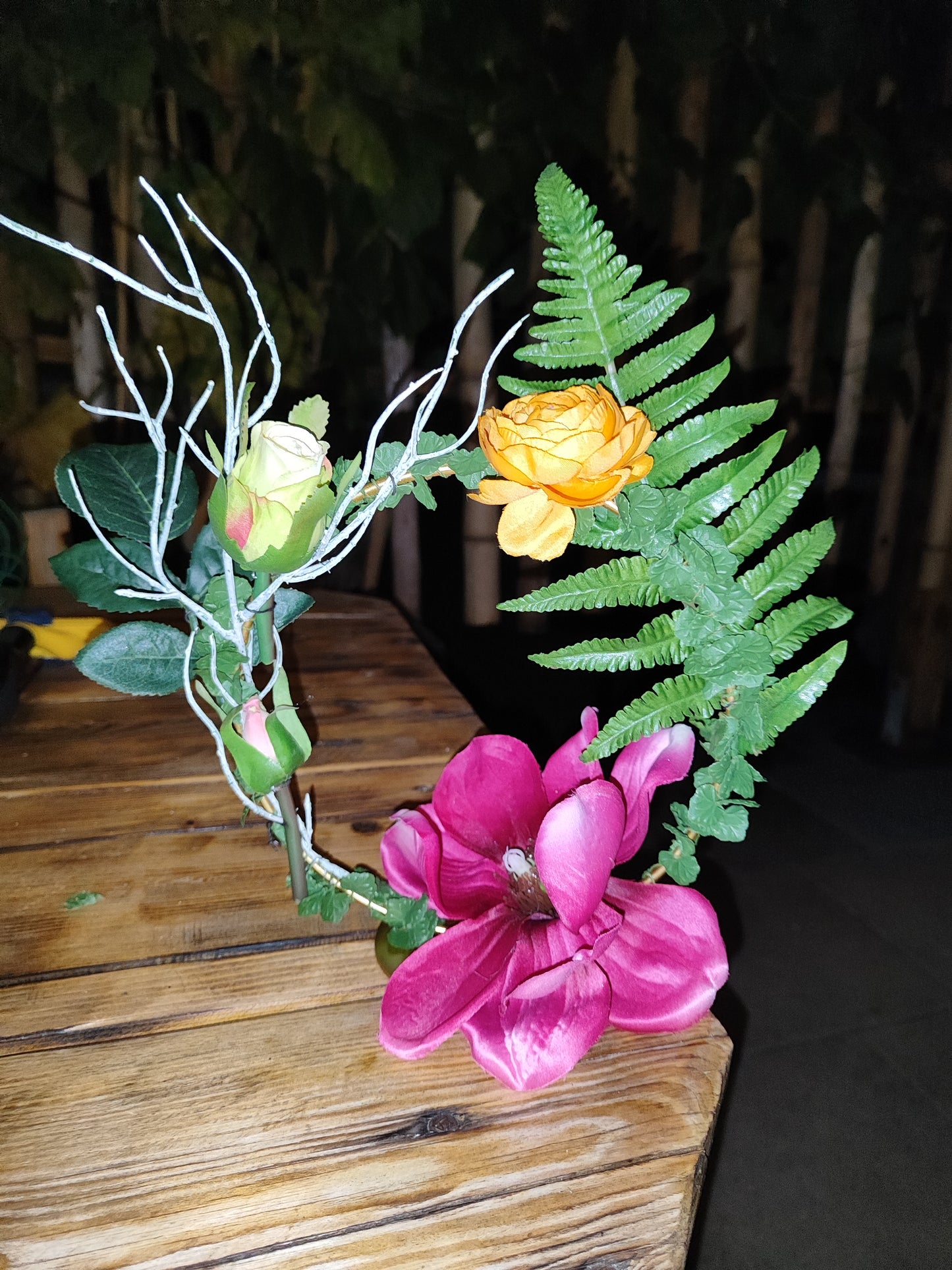 Metallblumenring mit Seidenblumen handgemacht