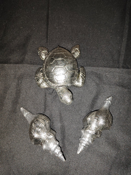 3 teiliges Maritim Set/ Schildkröte und Muscheln/ Silber/ Poly,Metallische Optik Schildkröte ca. 3,5 cm/ Muscheln ca. 3 cm